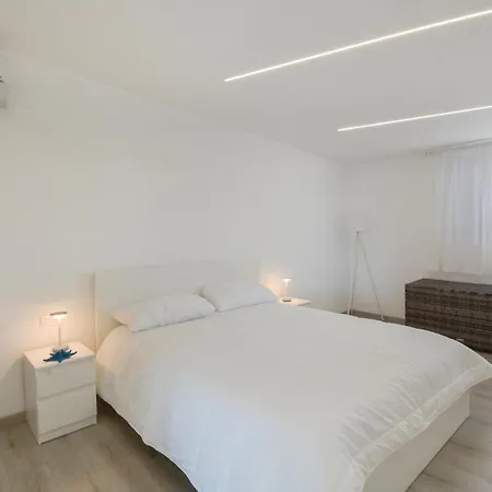 Pet Friendly In With House Sea View Augusta