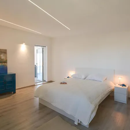 Pet Friendly In With House Sea View